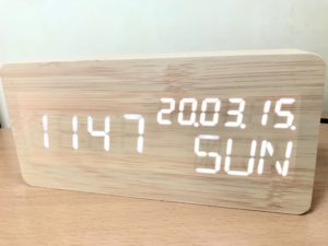 おしゃれなウッド調LEDデジタル置き時計[Mezzo]